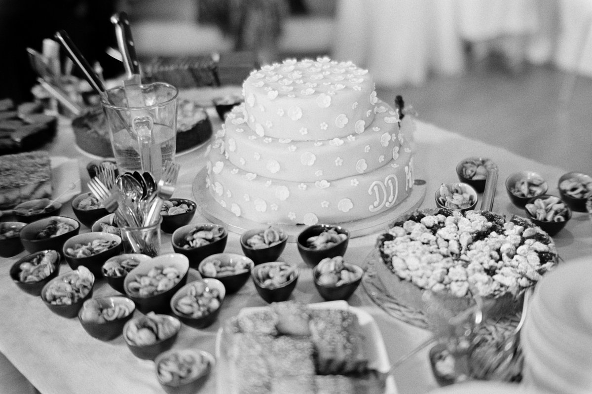 The cake and dessert table, black and white